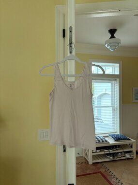 brandy melville lace-trim bow tank (o/s)